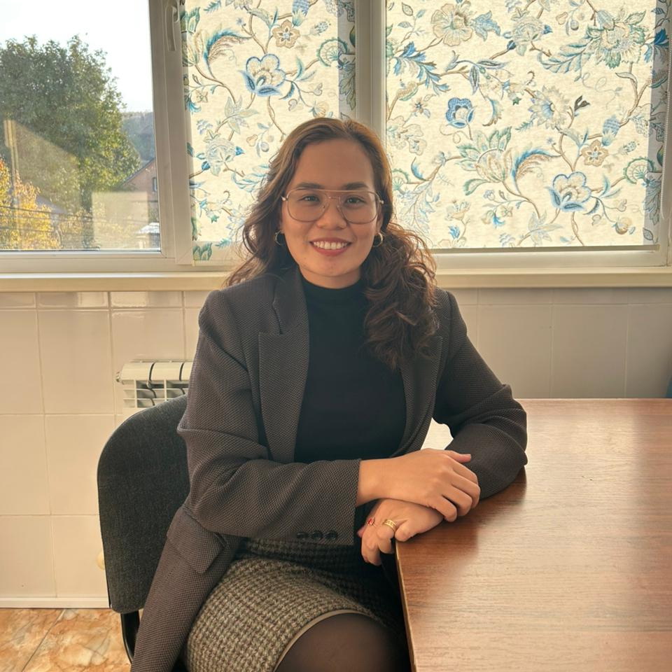 Ms. Gee (Jerlin Antonio)